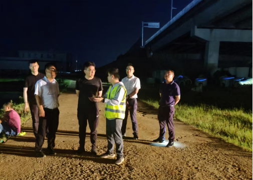 抗洪搶險報導(dǎo)-迎“汛”而上，奔赴前線 -320.png